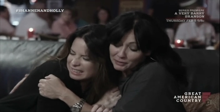 Charmed-Online-dot-net_OffTheMapWithShannenandHolly-S01E06-1143.jpg