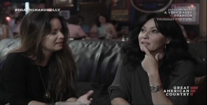 Charmed-Online-dot-net_OffTheMapWithShannenandHolly-S01E06-1147.jpg