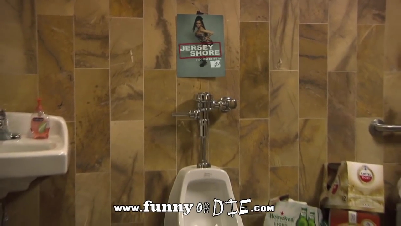 Charmed-Online-dot-NL_FunnyOrDie-Alyssa_MilanosEvolutionJerseyShore0063.jpg
