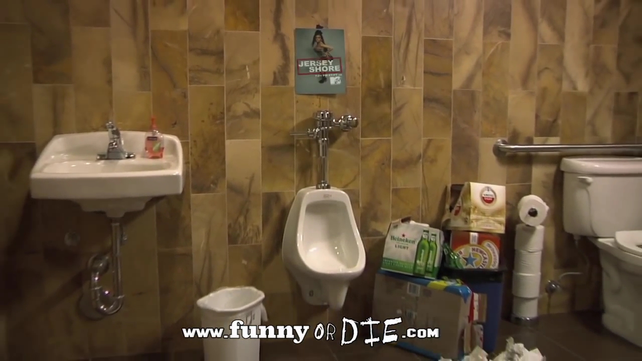 Charmed-Online-dot-NL_FunnyOrDie-Alyssa_MilanosEvolutionJerseyShore0066.jpg