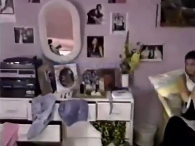 Charmed-Online-dot-nl_AlyssaMilanosTeenSteamWorkout0124.jpg