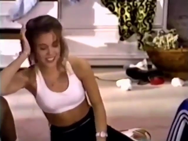 Charmed-Online-dot-nl_AlyssaMilanosTeenSteamWorkout0802.jpg