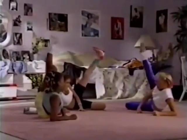 Charmed-Online-dot-nl_AlyssaMilanosTeenSteamWorkout1027.jpg