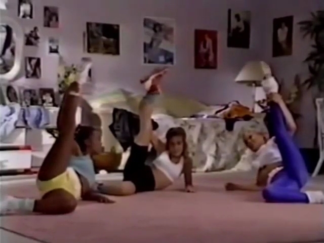 Charmed-Online-dot-nl_AlyssaMilanosTeenSteamWorkout1176.jpg