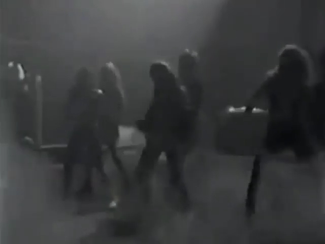 Charmed-Online-dot-nl_AlyssaMilanosTeenSteamWorkout1504.jpg Charmed-Online-dot-nl_AlyssaMilanosTeenSteamWorkout1504.jpg