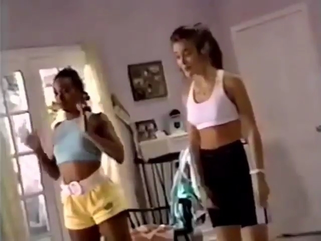 Charmed-Online-dot-nl_AlyssaMilanosTeenSteamWorkout2468.jpg