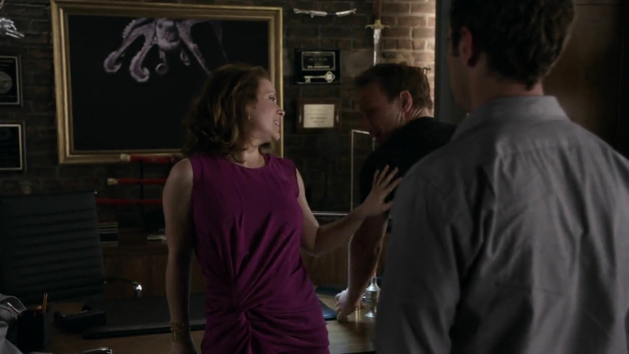 Charmed-Online-dot-net_BreakingIn1x02-0866.jpg