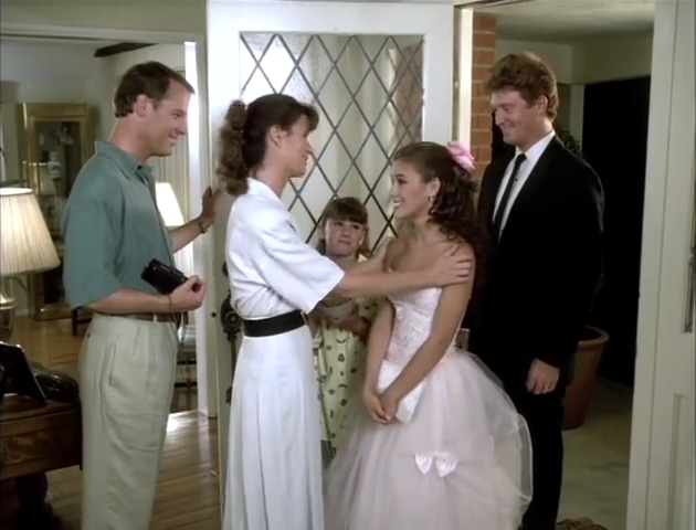 Charmed-Online-dot-nl_DanceTillDawn1205.jpg