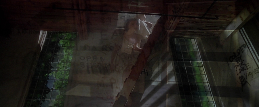 charmed-online-dot-net_EmbraceOfTheVampire0509.jpg