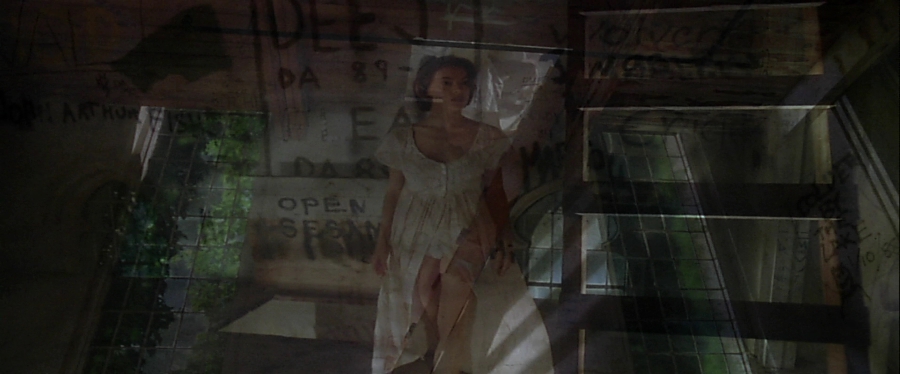 charmed-online-dot-net_EmbraceOfTheVampire0510.jpg