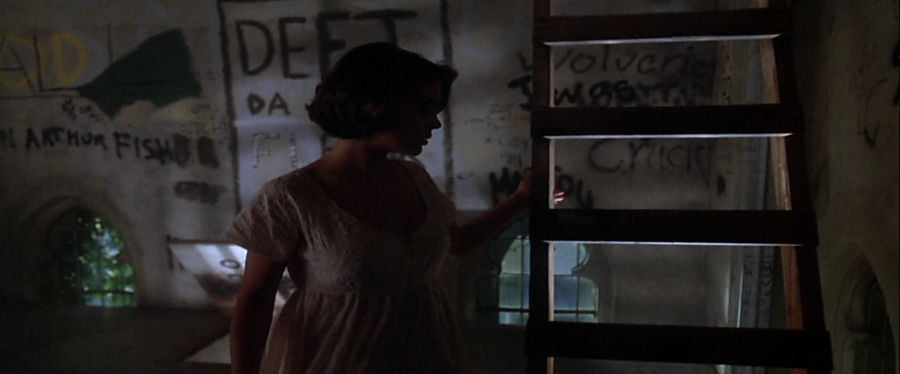 charmed-online-dot-net_EmbraceOfTheVampire0512.jpg