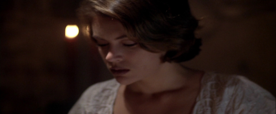 charmed-online-dot-net_EmbraceOfTheVampire0551.jpg charmed-online-dot-net_EmbraceOfTheVampire0551.jpg