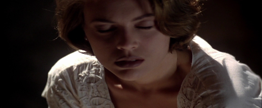 charmed-online-dot-net_EmbraceOfTheVampire0555.jpg charmed-online-dot-net_EmbraceOfTheVampire0555.jpg