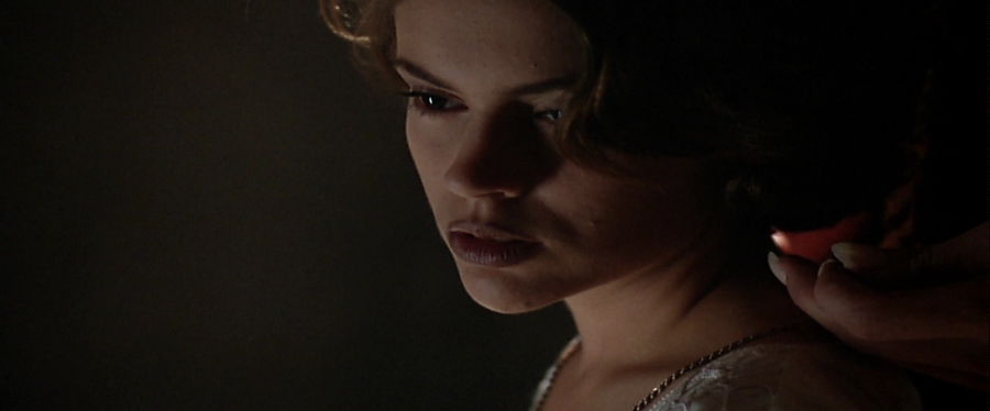 charmed-online-dot-net_EmbraceOfTheVampire0616.jpg