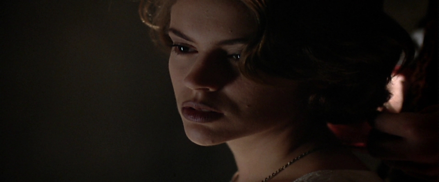 charmed-online-dot-net_EmbraceOfTheVampire0617.jpg
