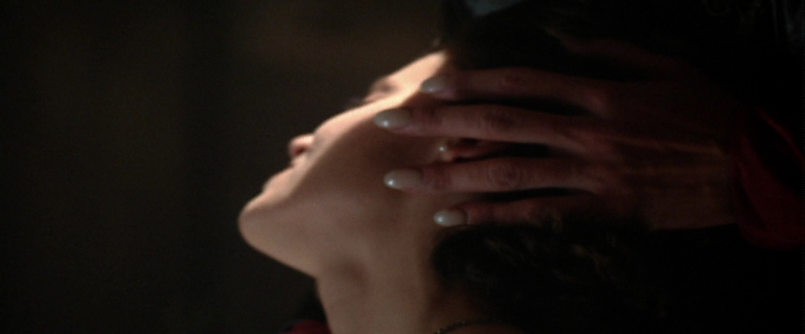charmed-online-dot-net_EmbraceOfTheVampire0624.jpg