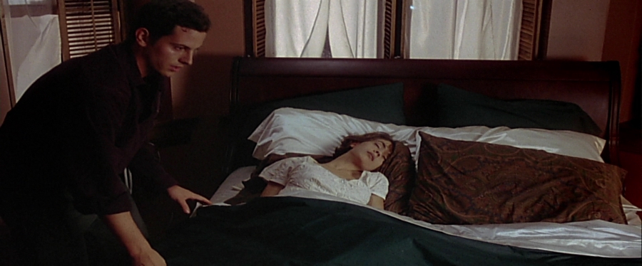 charmed-online-dot-net_EmbraceOfTheVampire0776.jpg