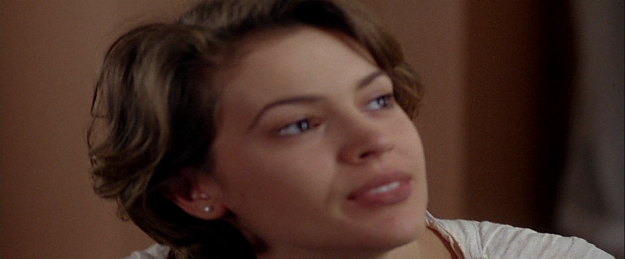 charmed-online-dot-net_EmbraceOfTheVampire0857.jpg