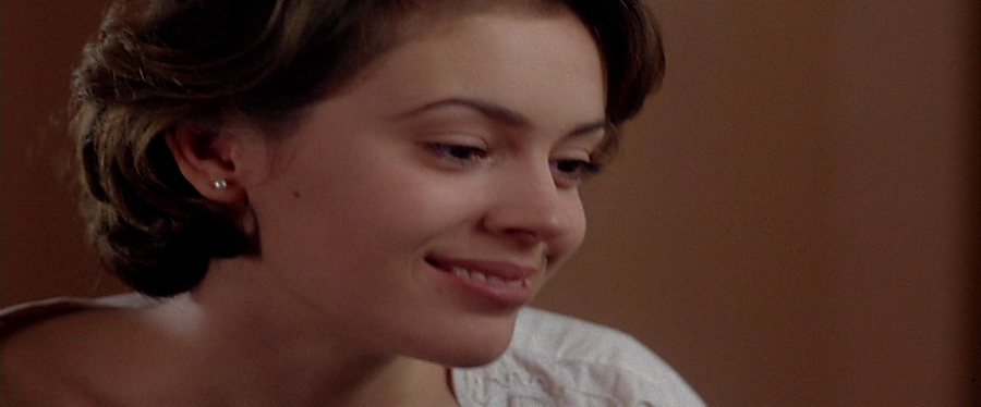 charmed-online-dot-net_EmbraceOfTheVampire0866.jpg