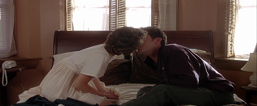 charmed-online-dot-net_EmbraceOfTheVampire0878.jpg