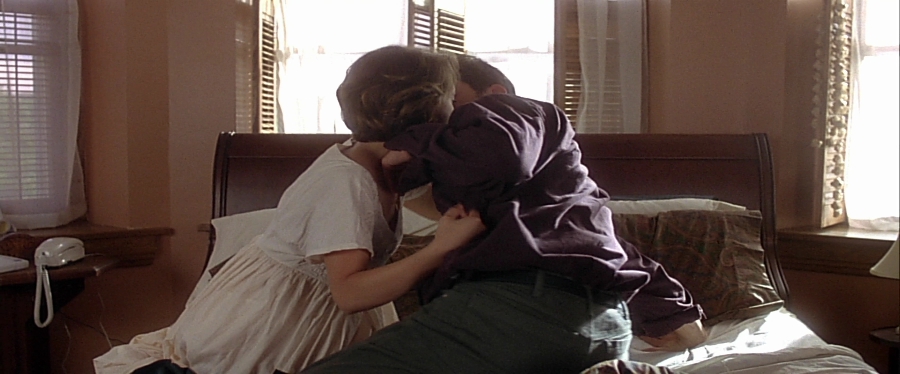 charmed-online-dot-net_EmbraceOfTheVampire0881.jpg