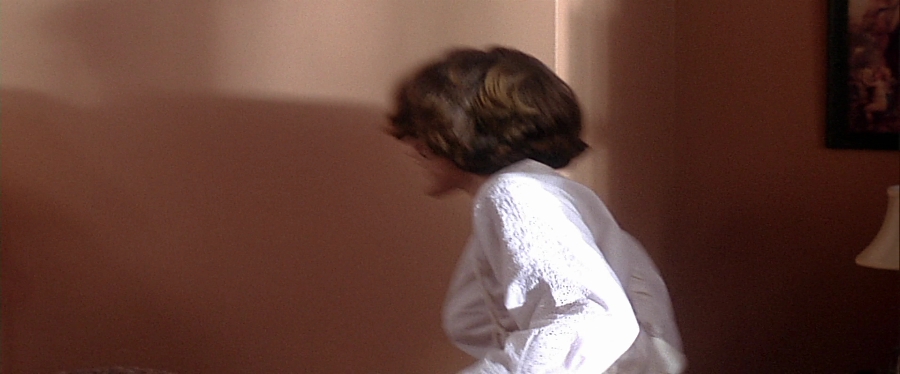 charmed-online-dot-net_EmbraceOfTheVampire0998.jpg