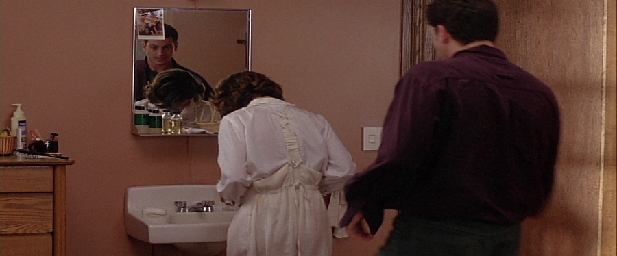 charmed-online-dot-net_EmbraceOfTheVampire1002.jpg
