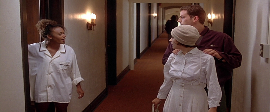 charmed-online-dot-net_EmbraceOfTheVampire1007.jpg
