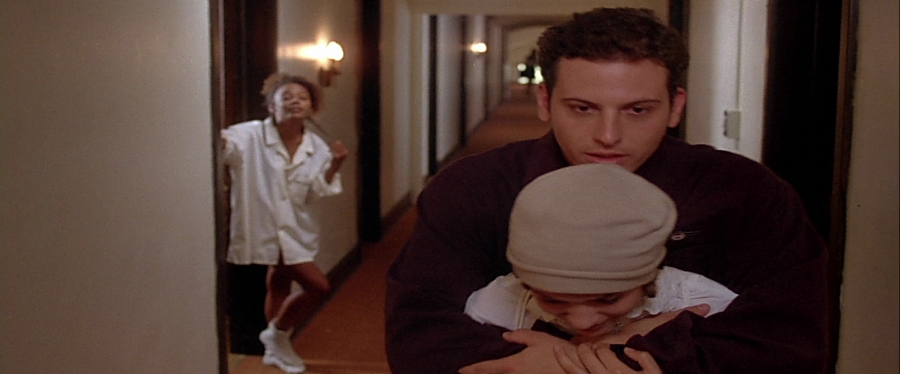 charmed-online-dot-net_EmbraceOfTheVampire1023.jpg