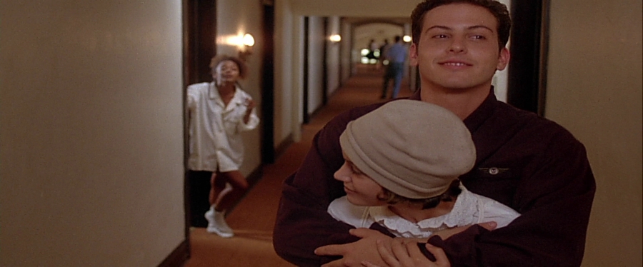 charmed-online-dot-net_EmbraceOfTheVampire1024.jpg