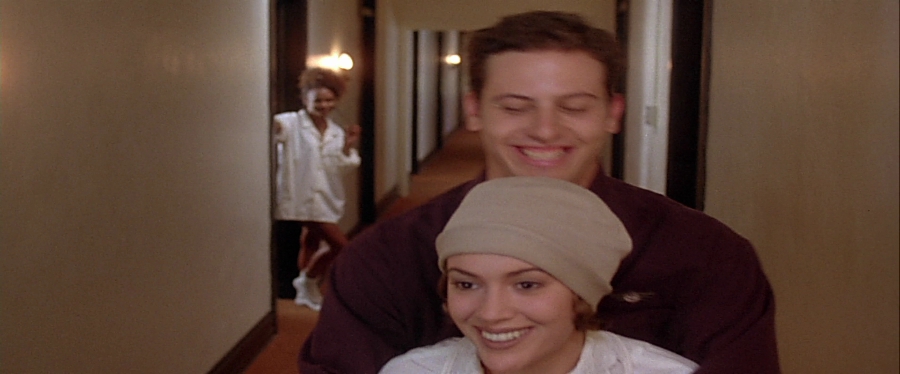 charmed-online-dot-net_EmbraceOfTheVampire1025.jpg