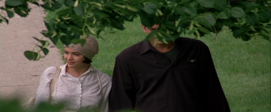 charmed-online-dot-net_EmbraceOfTheVampire1028.jpg
