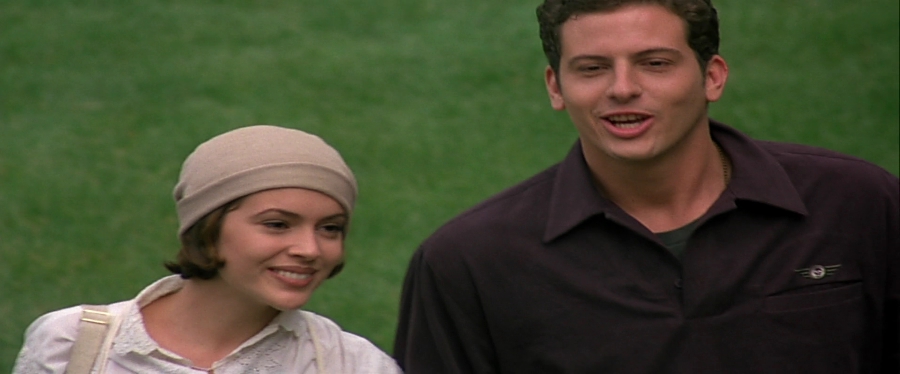 charmed-online-dot-net_EmbraceOfTheVampire1049.jpg