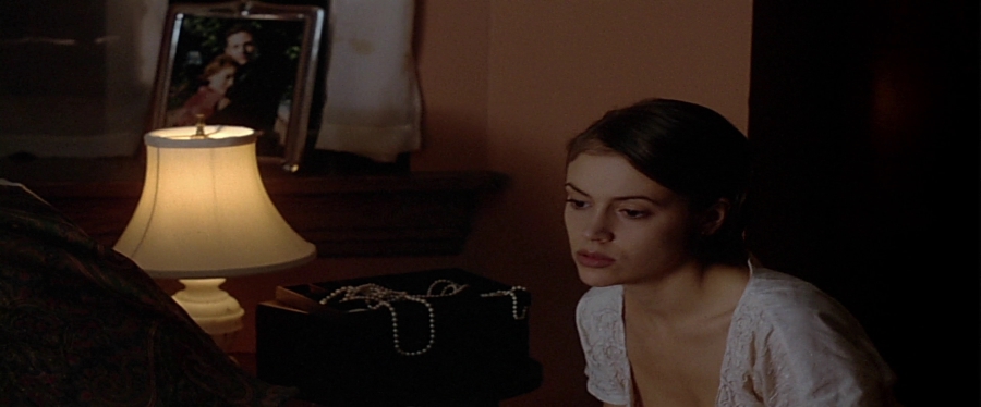 charmed-online-dot-net_EmbraceOfTheVampire1097.jpg
