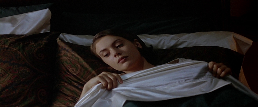 charmed-online-dot-net_EmbraceOfTheVampire1105.jpg
