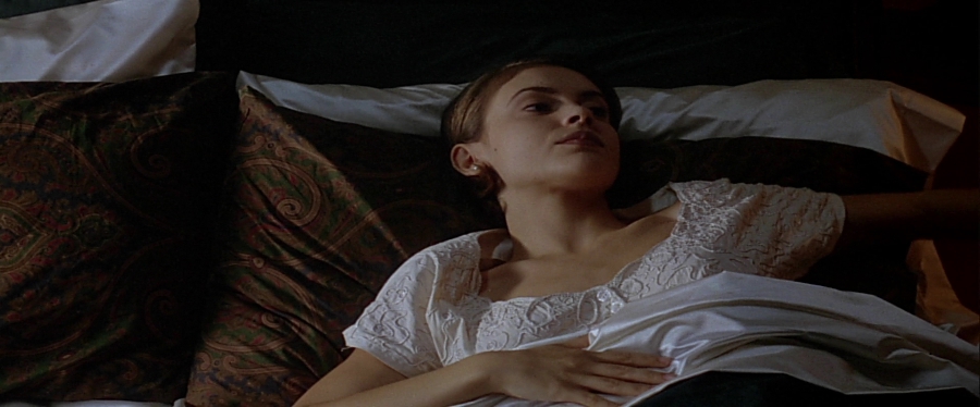 charmed-online-dot-net_EmbraceOfTheVampire1106.jpg