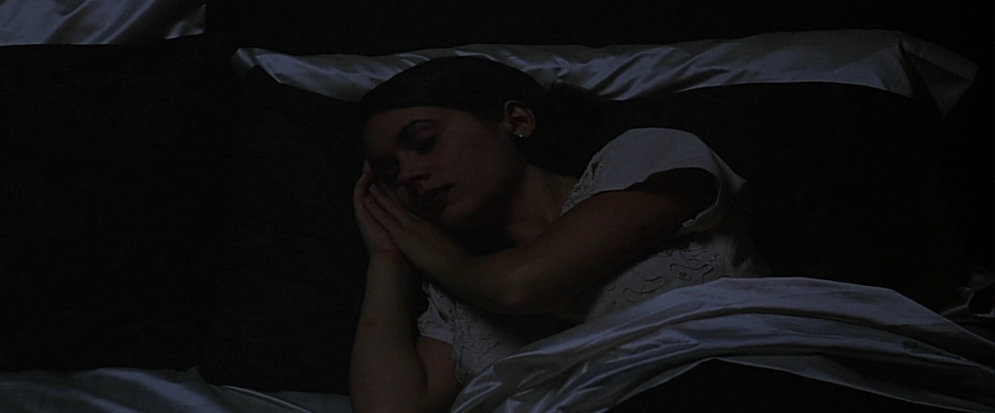 charmed-online-dot-net_EmbraceOfTheVampire1110.jpg