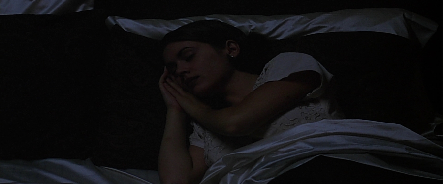 charmed-online-dot-net_EmbraceOfTheVampire1111.jpg