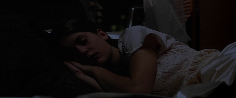 charmed-online-dot-net_EmbraceOfTheVampire1136.jpg
