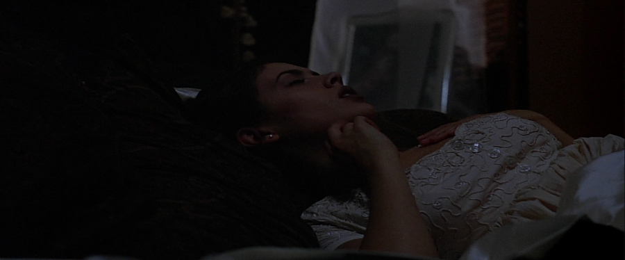 charmed-online-dot-net_EmbraceOfTheVampire1144.jpg
