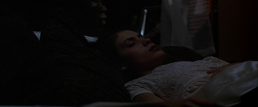 charmed-online-dot-net_EmbraceOfTheVampire1148.jpg
