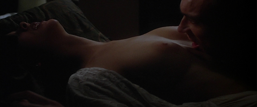 charmed-online-dot-net_EmbraceOfTheVampire1292.jpg