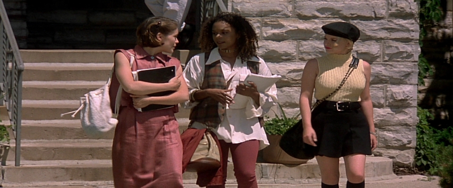 charmed-online-dot-net_EmbraceOfTheVampire1349.jpg