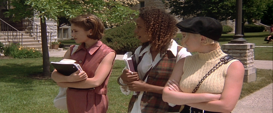 charmed-online-dot-net_EmbraceOfTheVampire1391.jpg
