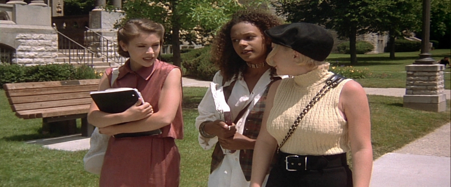 charmed-online-dot-net_EmbraceOfTheVampire1396.jpg