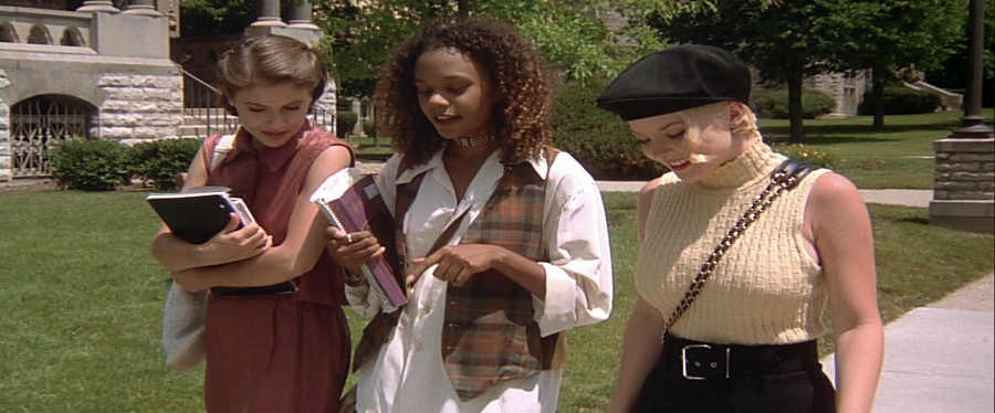 charmed-online-dot-net_EmbraceOfTheVampire1398.jpg
