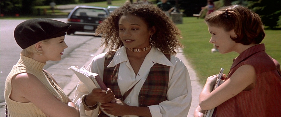 charmed-online-dot-net_EmbraceOfTheVampire1445.jpg
