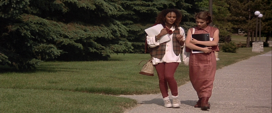 charmed-online-dot-net_EmbraceOfTheVampire1477.jpg