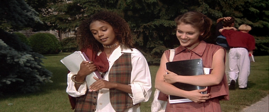 charmed-online-dot-net_EmbraceOfTheVampire1496.jpg