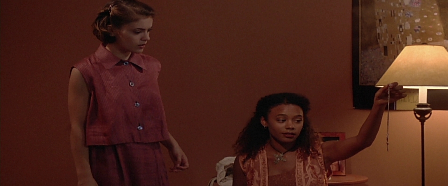 charmed-online-dot-net_EmbraceOfTheVampire1616.jpg charmed-online-dot-net_EmbraceOfTheVampire1616.jpg